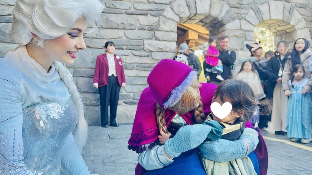 ハッピーエントリーで実現したアナとエルサのペアグリーティング体験