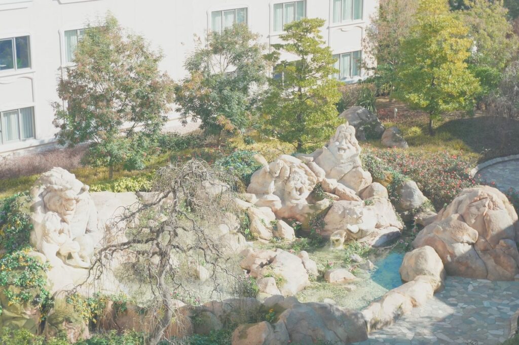 ファンタジースプリングスホテル高層階から見た美女と野獣 ローズコートサイトの景色